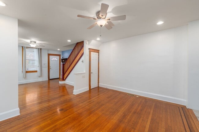 Building Photo - 3-Bedroom, 2-Bathroom in Brewers Hill