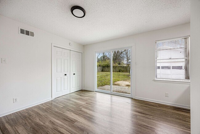 Building Photo - 5450 Loch Lomond Rd