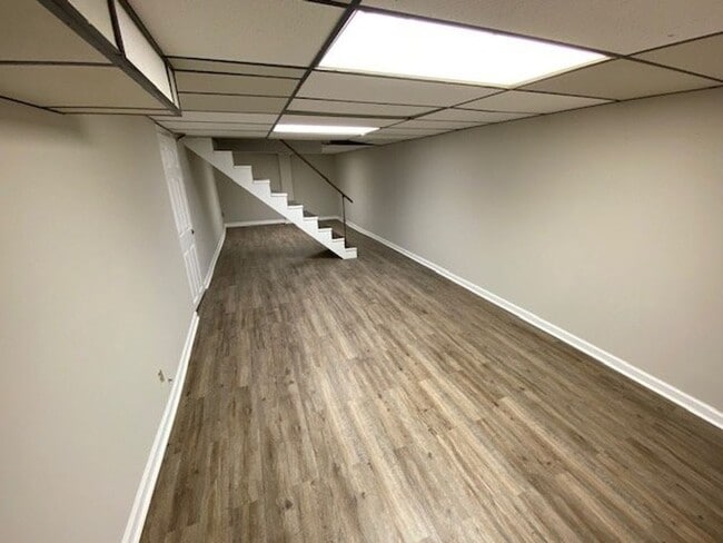 Building Photo - 107 Oliphant St