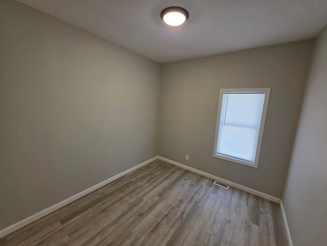 Building Photo - Updated 2 bedroom house for rent