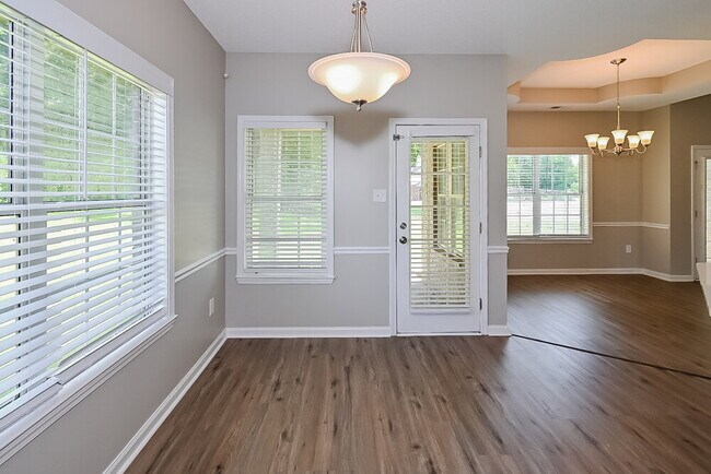 Building Photo - 6044 Kingsview Cove