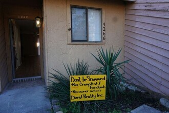 Building Photo - 2 Bedroom 2.5 Bath Mandarin Townhome