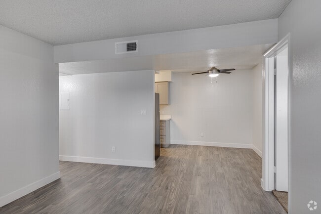 2BR, 2BA - 900SF - Living Room - Gilbert Square Apartments