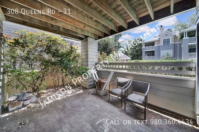 Building Photo - 308 Queens Rd