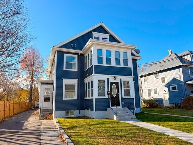 Building Photo - 41 Pond St