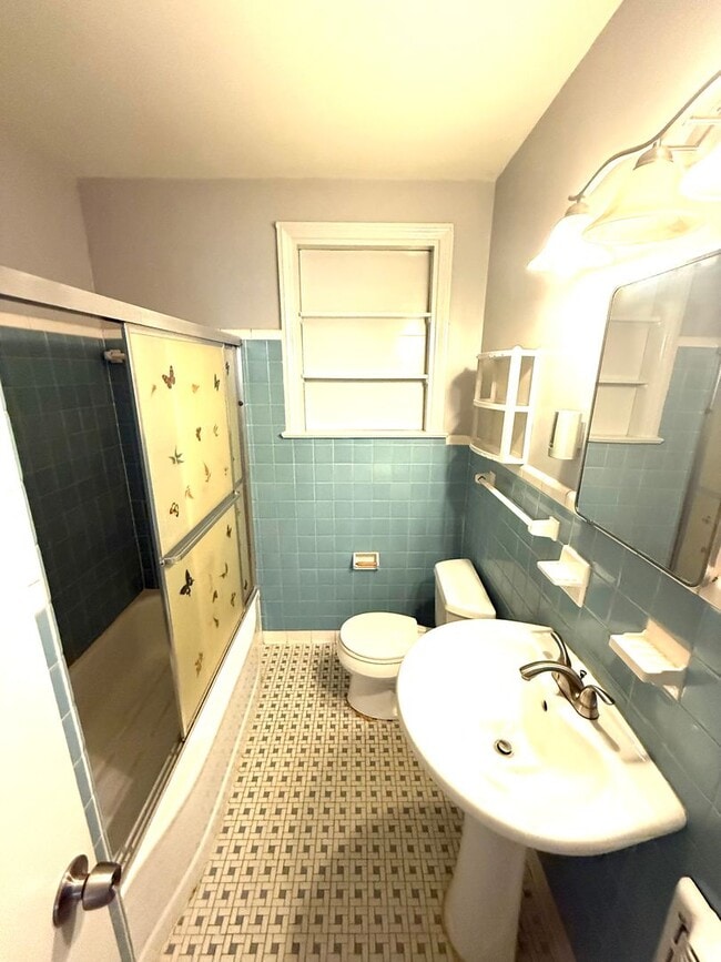 Building Photo - ** 4 bed 2 bath located in Morningview ** Call 334-366-9198 for a self showing