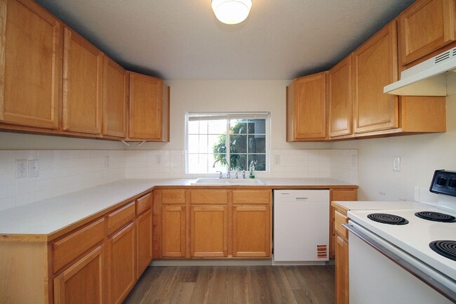 Building Photo - 11318 NE Siskiyou St