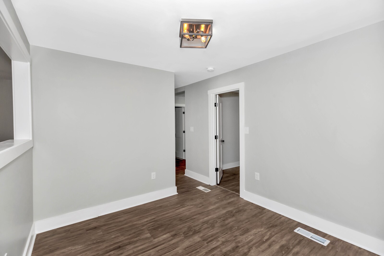 Building Photo - 3506 Oleander Rd SW