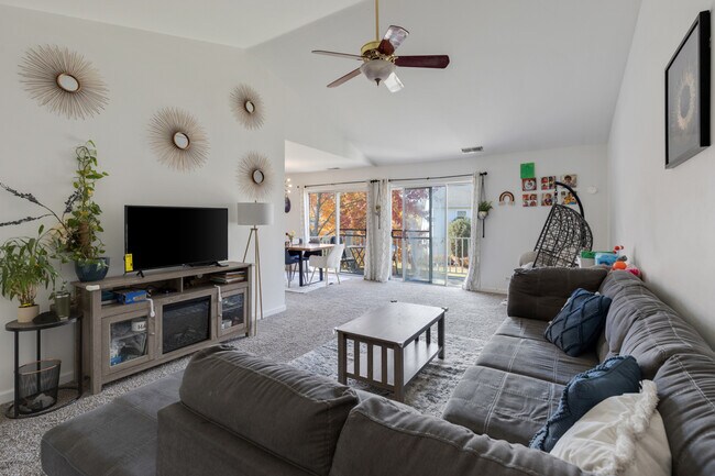 Building Photo - 204 Dublin Ln