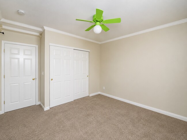 Building Photo - Spacious 5 Bed/4 Bath Home with Finished Basement in Erie