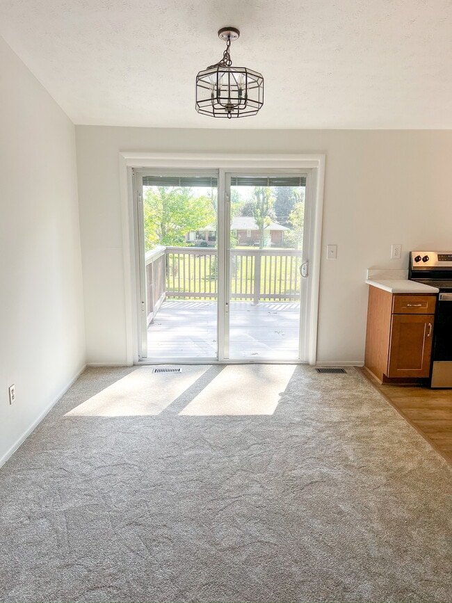 Building Photo - 136 Old Gate Rd