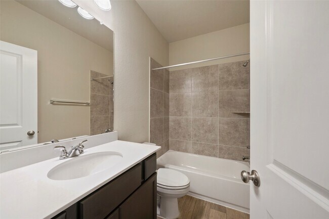 Building Photo - 132 Fox Trail Rd