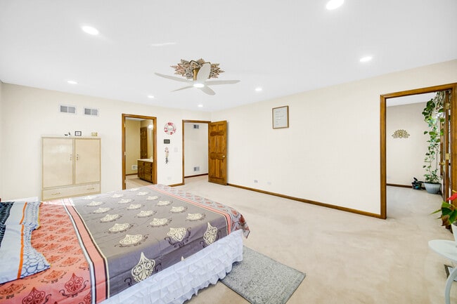 Building Photo - 2872 Whispering Oaks Ct