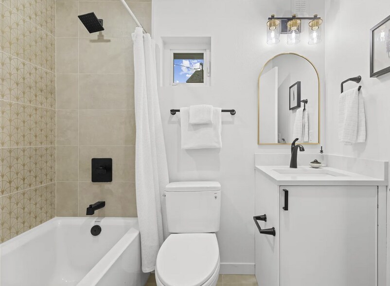 Building Photo - 2311 S Judkins St