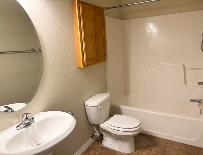 Building Photo - 1545 Bentley Cir