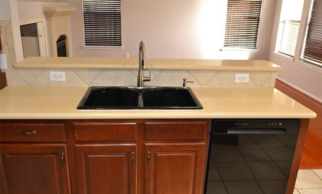 Building Photo - 22755 Cascade Springs Dr