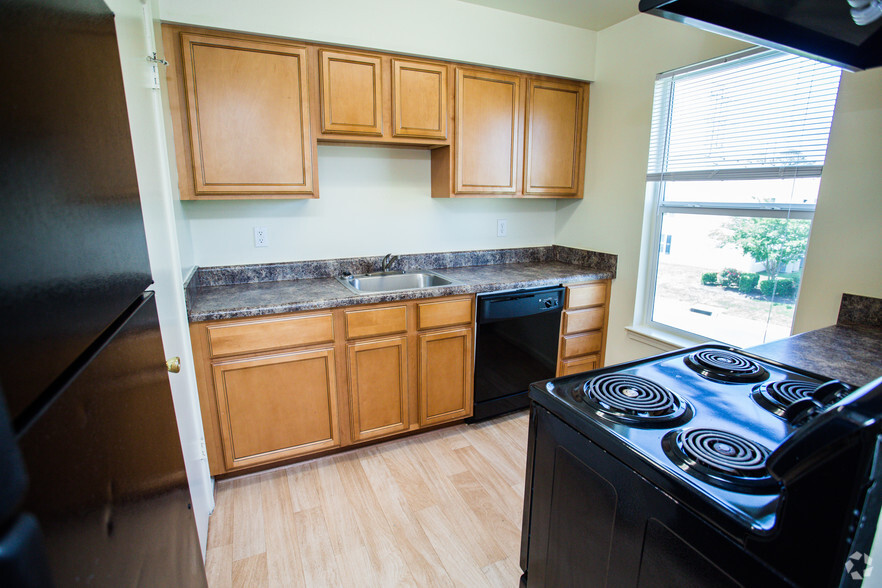 Kitchen - Maplewood Apartments - Tax Credit