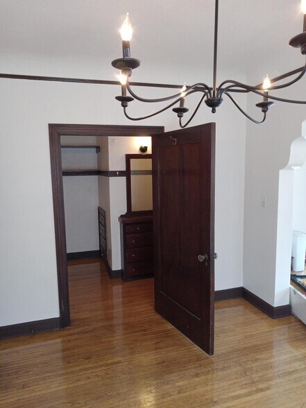 Building Photo - 128 Falcon Ave