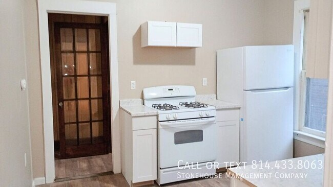 Building Photo - 620 E 6th St