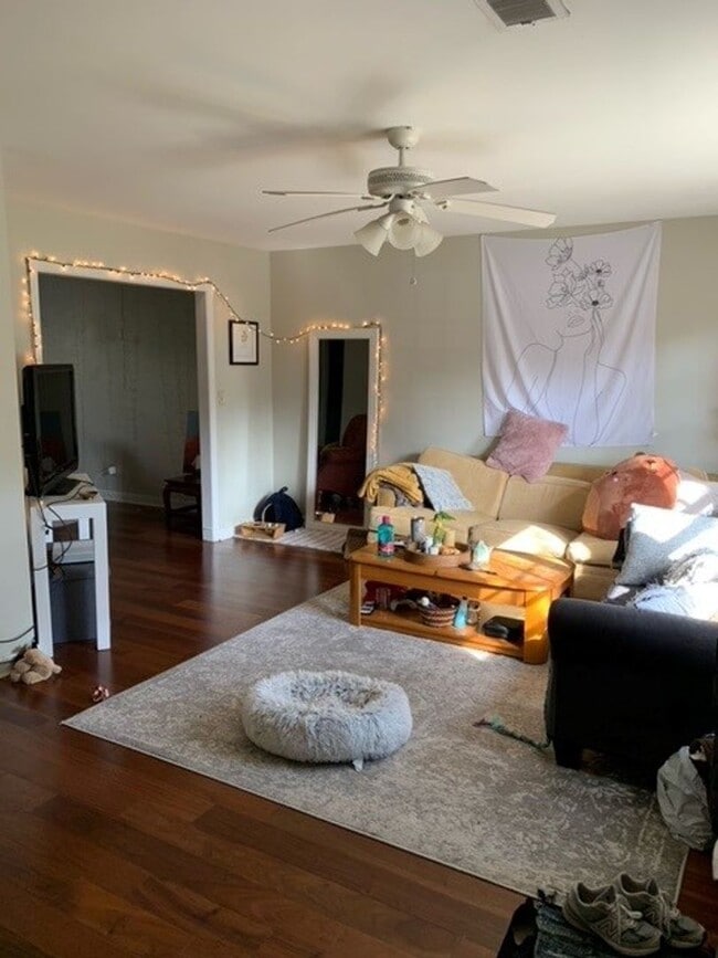 Building Photo - 173R