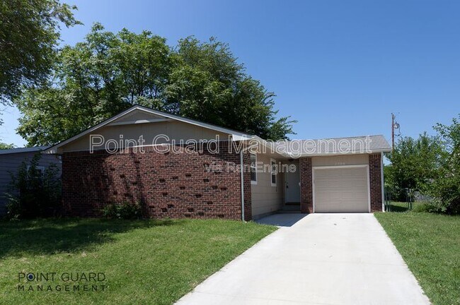 Primary Photo - 2208 Haskell St