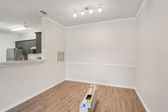 Building Photo - 18001 Richmond Pl Dr