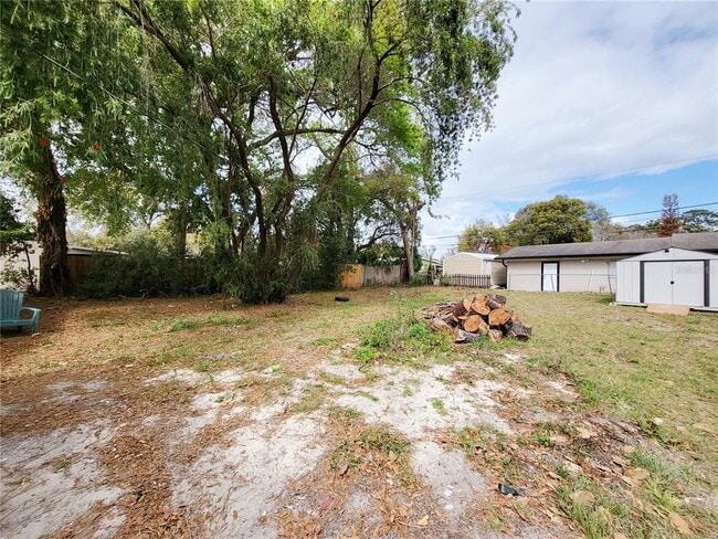 Building Photo - 2511 Drake Dr