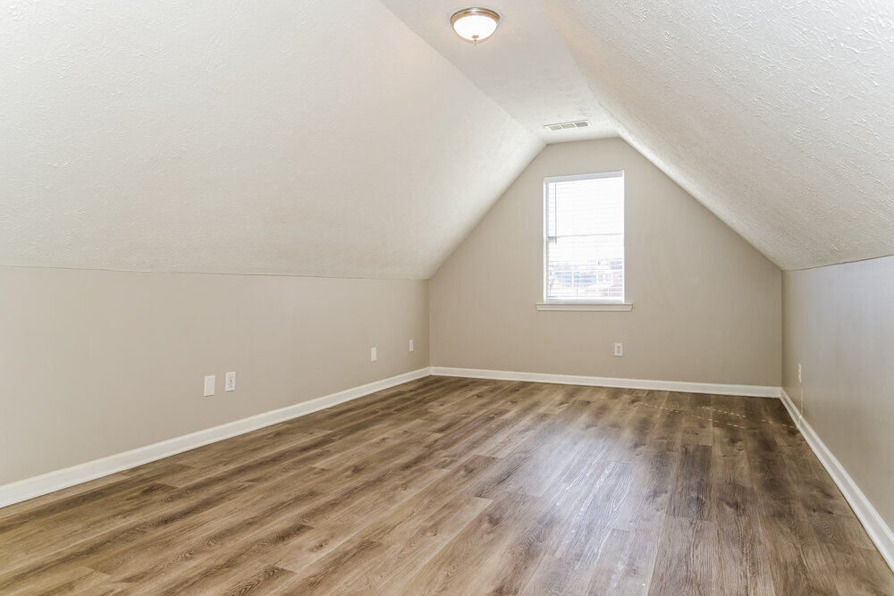 Building Photo - 654 Highpoint Way