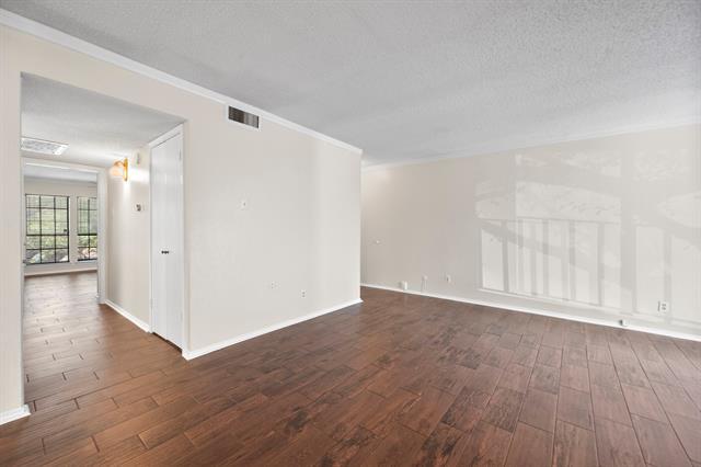 Building Photo - 15221 Berry Trail