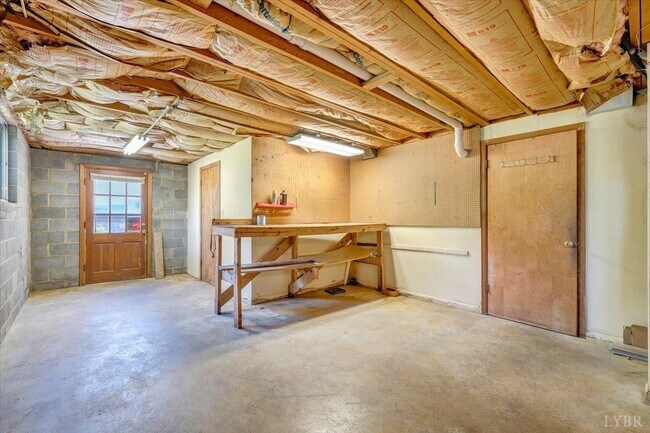 Building Photo - 405 Oakland Cir