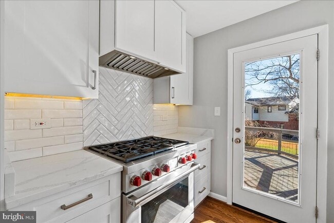 Building Photo - 7107 Tyndale St