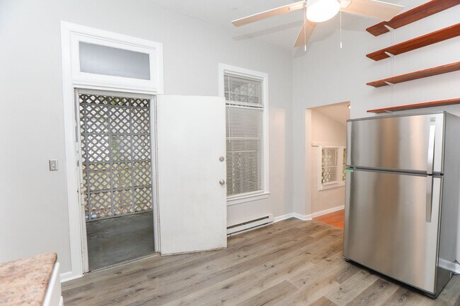 Building Photo - 430 South St