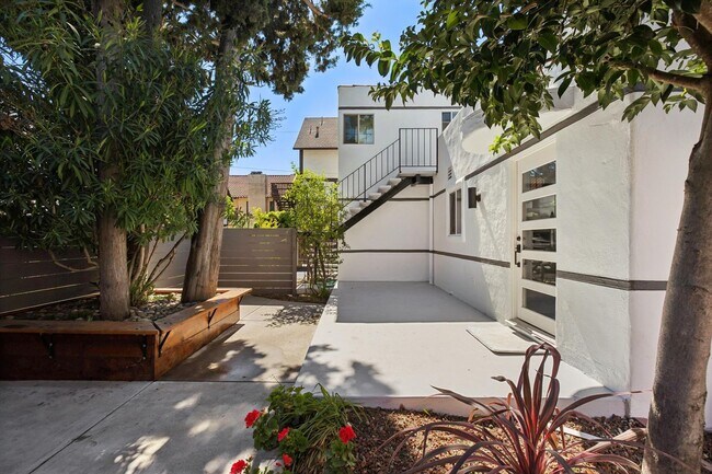 Building Photo - Gorgeously Renovated Historic 3-Bedroom Retreat in Downtown North (Palo Alto)