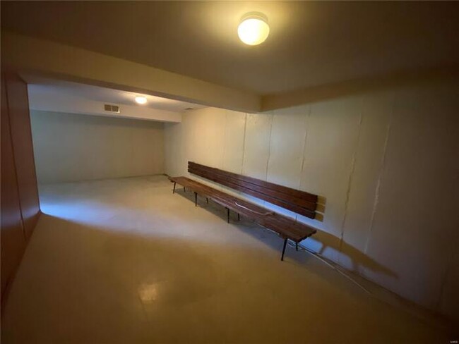 Building Photo - Fantastic 4bd/2ba home! Let yourself in!