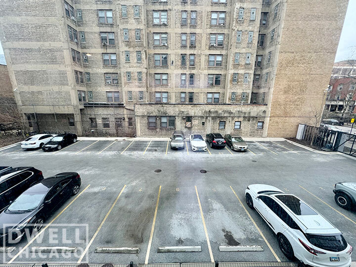 Building Photo - 4505 N Sheridan Rd