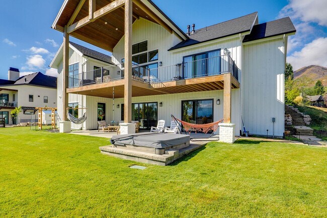 Building Photo - 1202 Homestead Dr