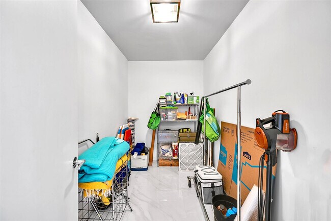 Building Photo - 1880 S Ocean Dr