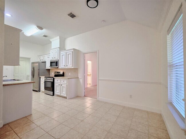 Building Photo - 10611 Alex Dr