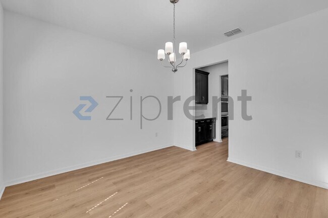 Building Photo - Unit n/a