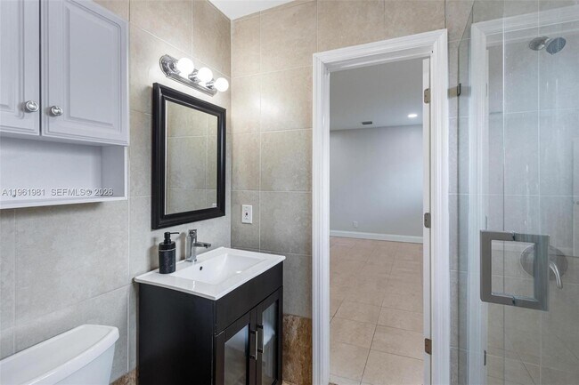 Building Photo - 3241 NE 17th Ave