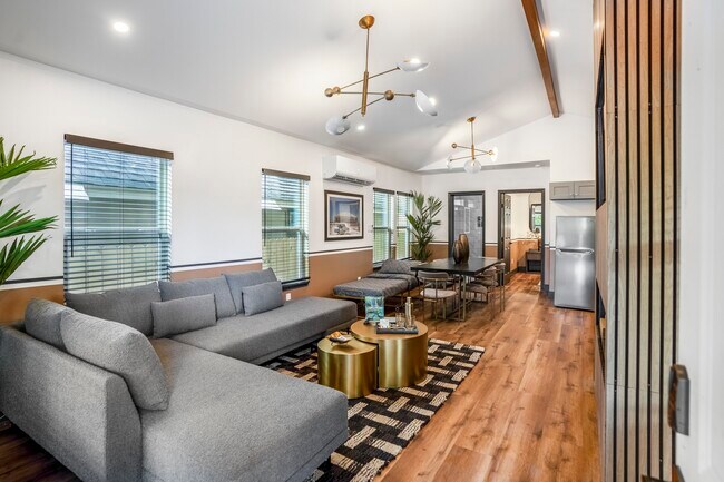 Building Photo - 5512 Texas St