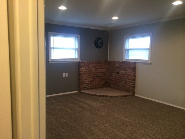 Building Photo - Gorgeous West Lafayette 4 bedroom Home - New Kitchen, Many Upgrades!