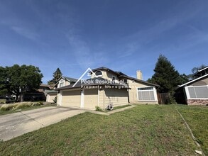 Building Photo - Spacious 4bd/3ba Rocklin Home with 3 Car Garage!