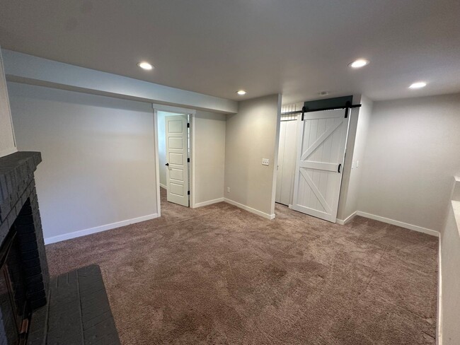 Building Photo - Charming 3 bedroom home in desirable Puyallup