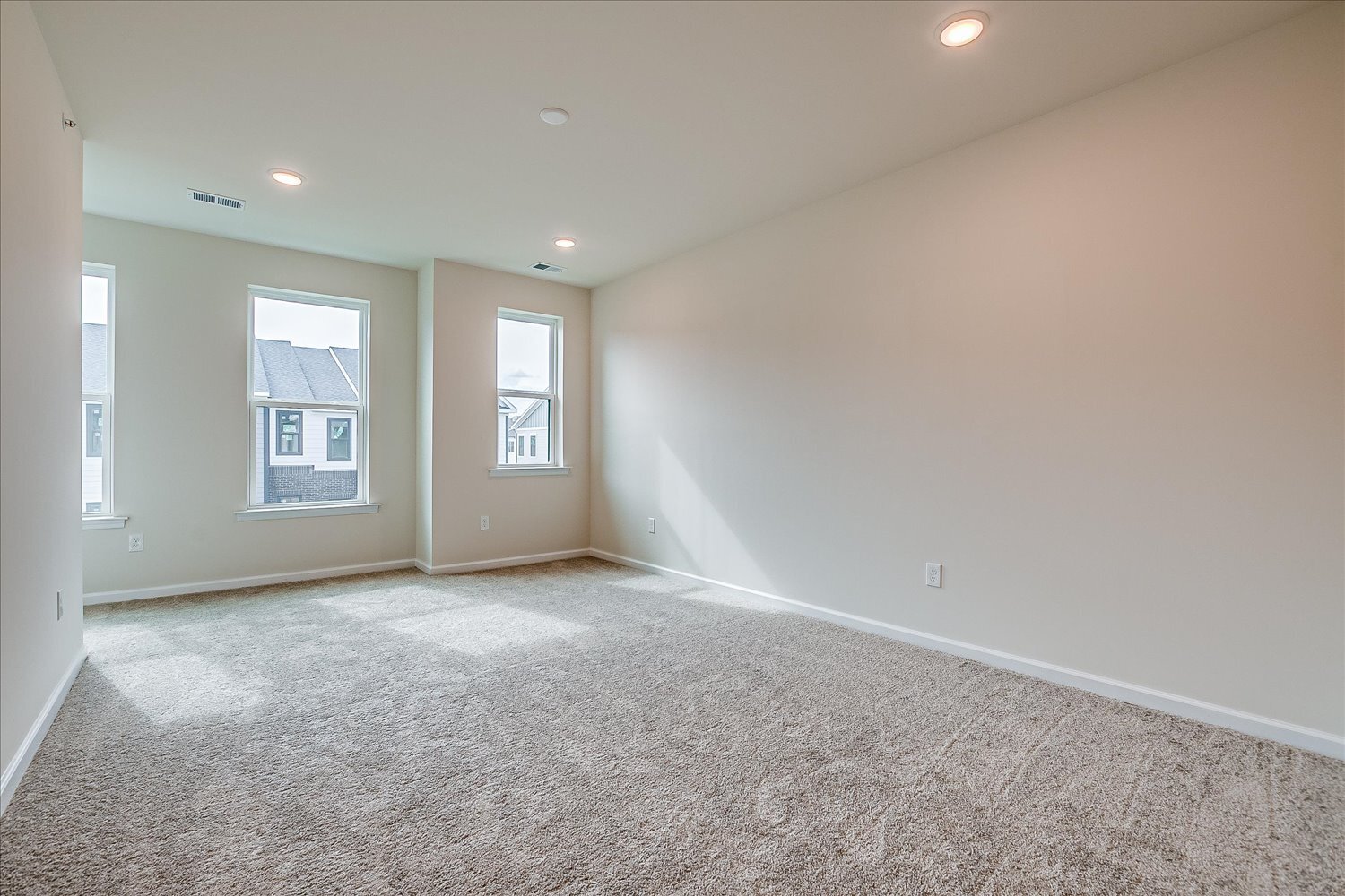 Building Photo - 624 Sadie Cir