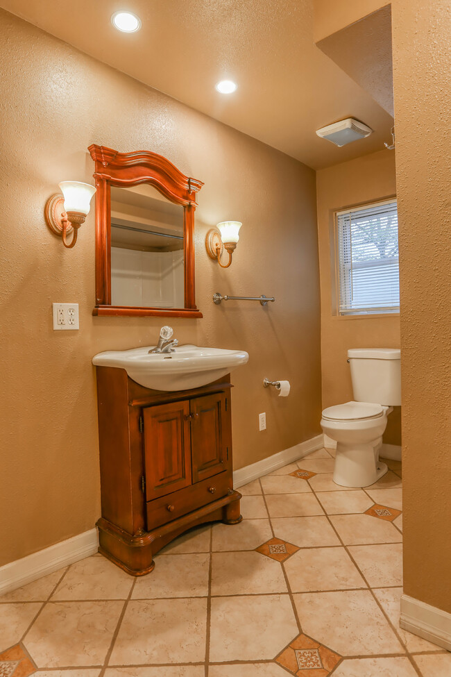 Bathroom - 3919 Creston Ave