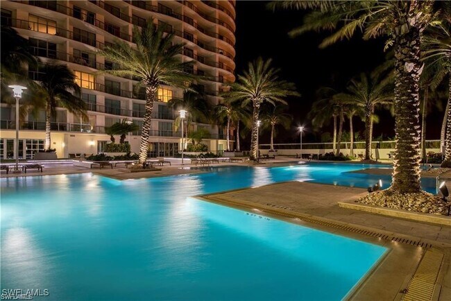 Building Photo - 3000 Oasis Grand Blvd