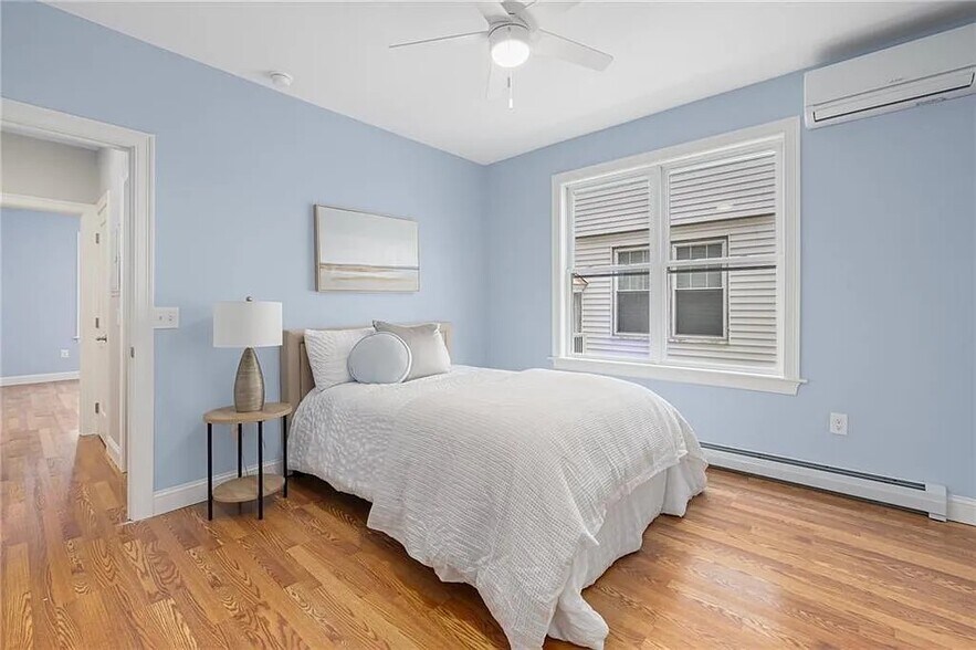 Building Photo - 146 Evergreen St