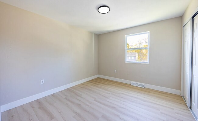 Building Photo - 476 Fielding Dr