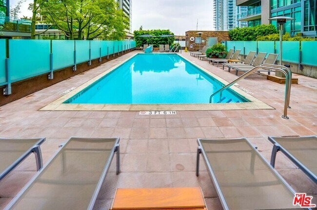 Building Photo - 1111 S Grand Ave